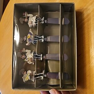 Sonoma Life & Style Set of 4 Spreaders